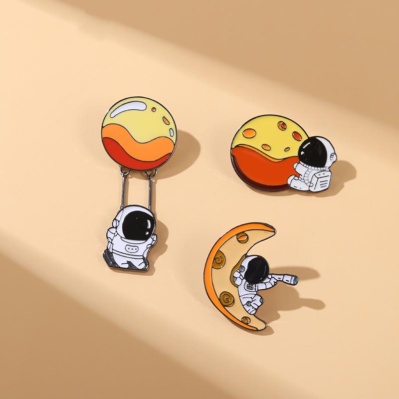 Pin de esmalte de astronauta p - Embroidery Bali avaliação e preço